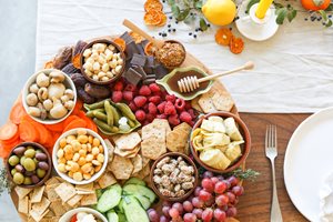 nutrition-stripped-simple-mills-cheeseboard-holiday-gifts-15.jpg