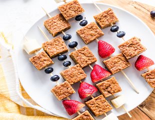 Plate of Cake and Fruit Kabobs made using Simple Mills vanilla cake mix